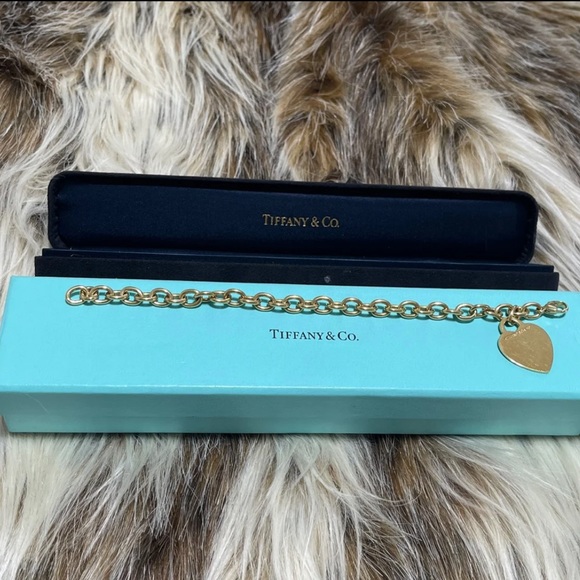 Tiffany & Co. 18k Yellow Gold Heart Tag Charm Bracelet - Picture 3 of 5